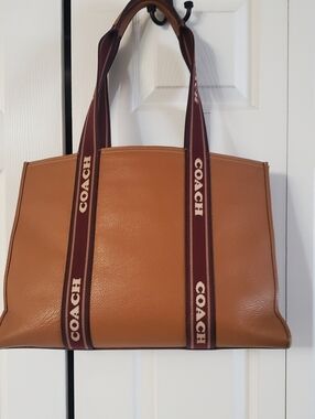 COACH SMITH LARGE TOTE. PEBBLE LEATHER.